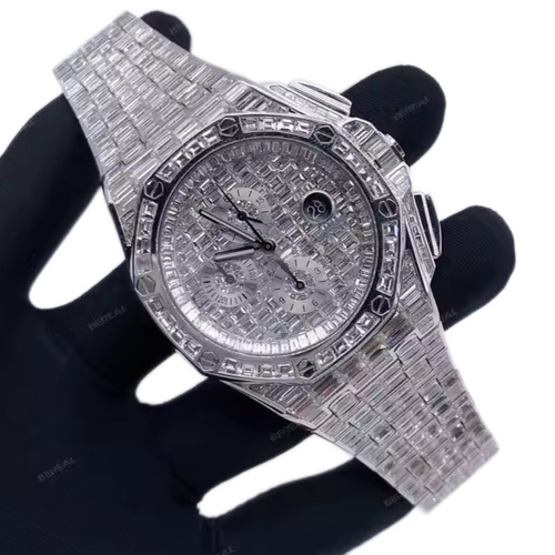 Mens Round Shape Diamond Watch