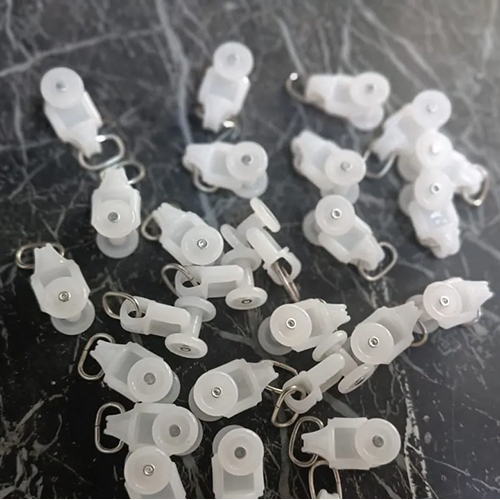 7 No Curtain Tracks Fittings Runners