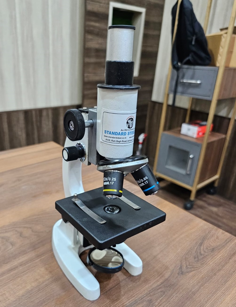 Standard Steel Student Microscope - 6x, 10x, 15x Huygenian Eyepieces | Triple Nosepiece, Achromatic Objectives 10x, 40x (Sl), Coarse & Fine Focusing Knobs