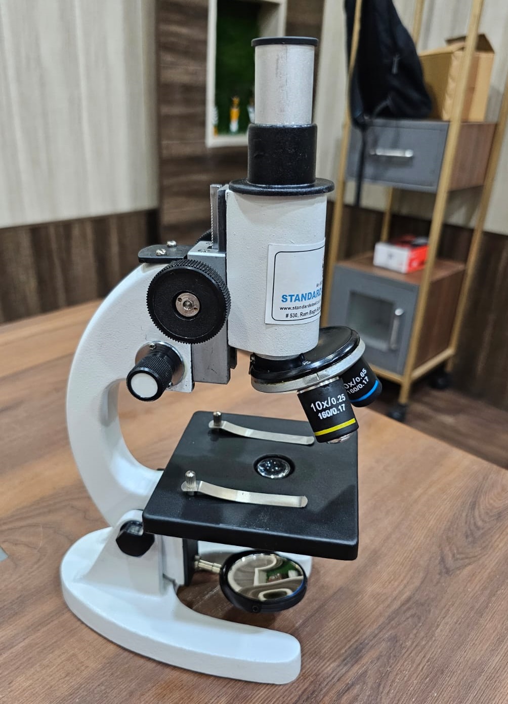 Standard Steel Student Microscope - 6x, 10x, 15x Huygenian Eyepieces | Triple Nosepiece, Achromatic Objectives 10x, 40x (Sl), Coarse & Fine Focusing Knobs