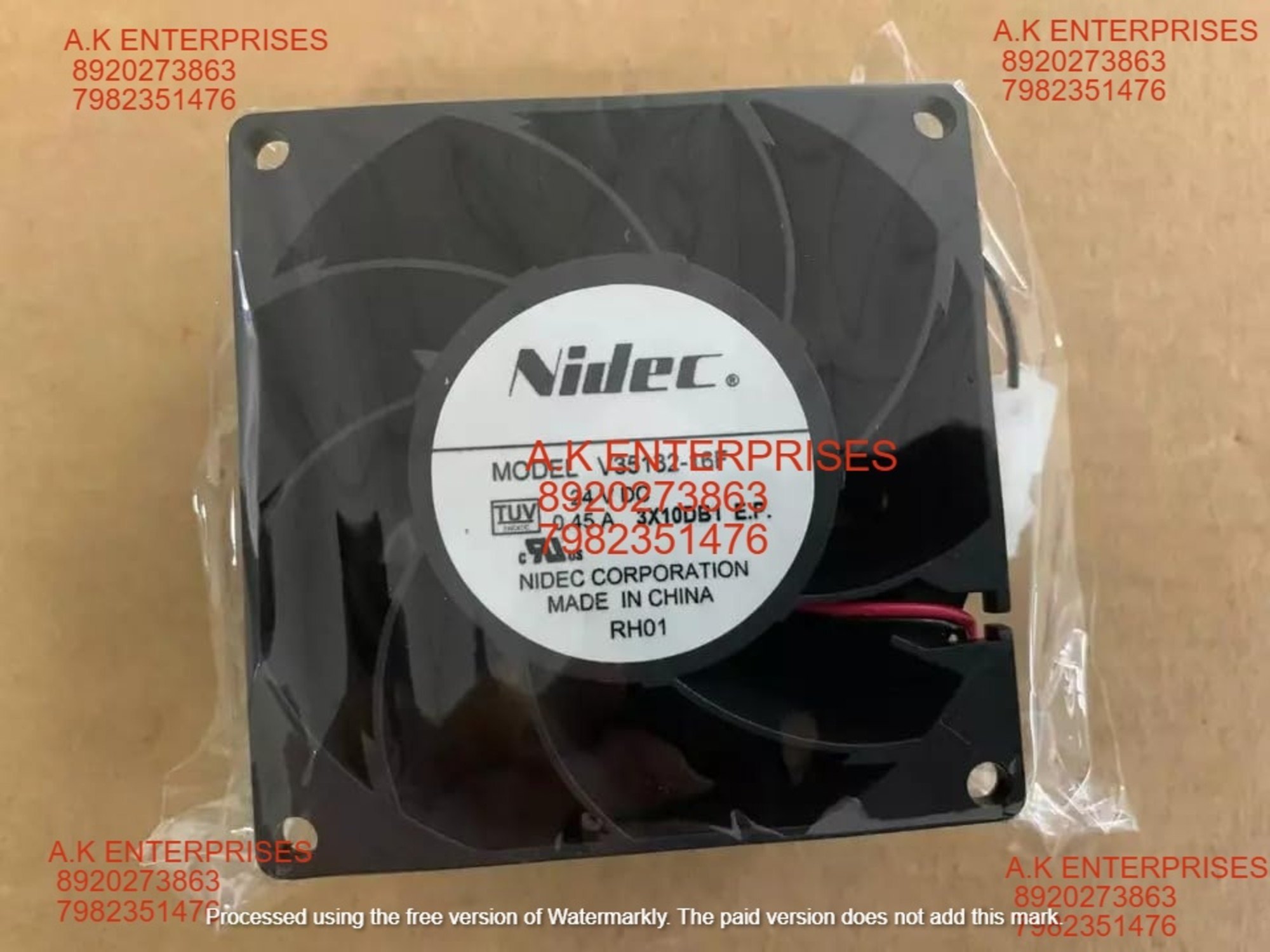 Nidec V35132-16F DC Brushless Fan 24V=0.45A Cooling Fan 4800 RPM 80 * 80 * 38mm 2-Wire