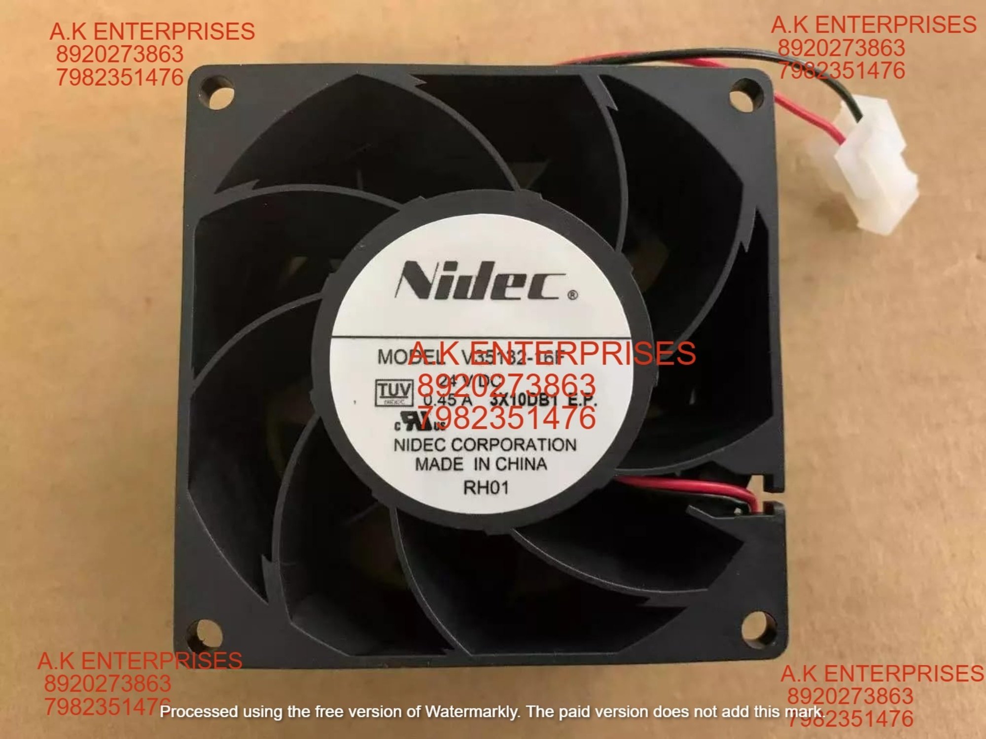 Nidec V35132-16F DC Brushless Fan 24V=0.45A Cooling Fan 4800 RPM 80 * 80 * 38mm 2-Wire