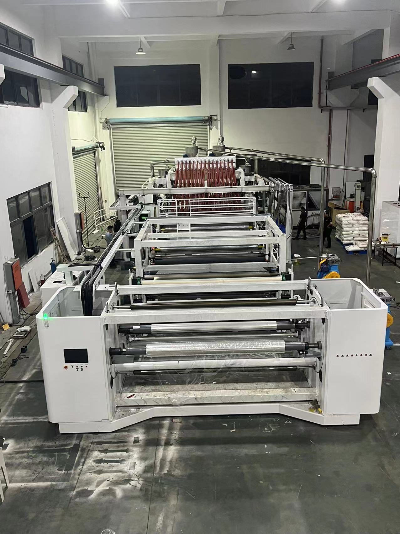 Cpp Casting Film Machine - Co-extruded 3 Or 5 Layer Films | Plc Intelligent Control, High Output, Double-spiral Screw, Automated Edge Recycling, Customizable Film Heads