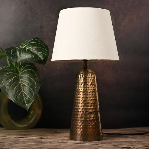 Hammered Texture Golden Base Table Lamp White Lamp Shade - Material: Metal