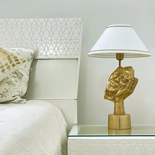 Antique Brass Finish Metal Design Face Mask Table Lamp