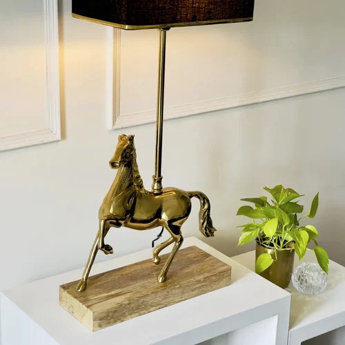 Antique Brass Finish Metal Design Horse Table Lamp with Wooden Base