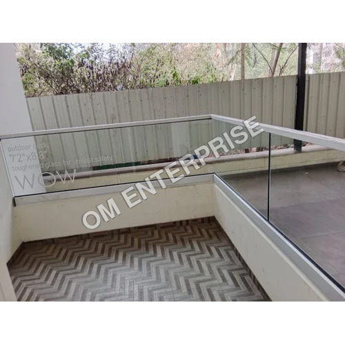 Aluminium Glass Railing - Color: Colorless