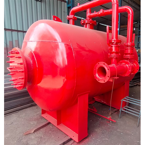 03_foam Bladder Tanks - Color: Red