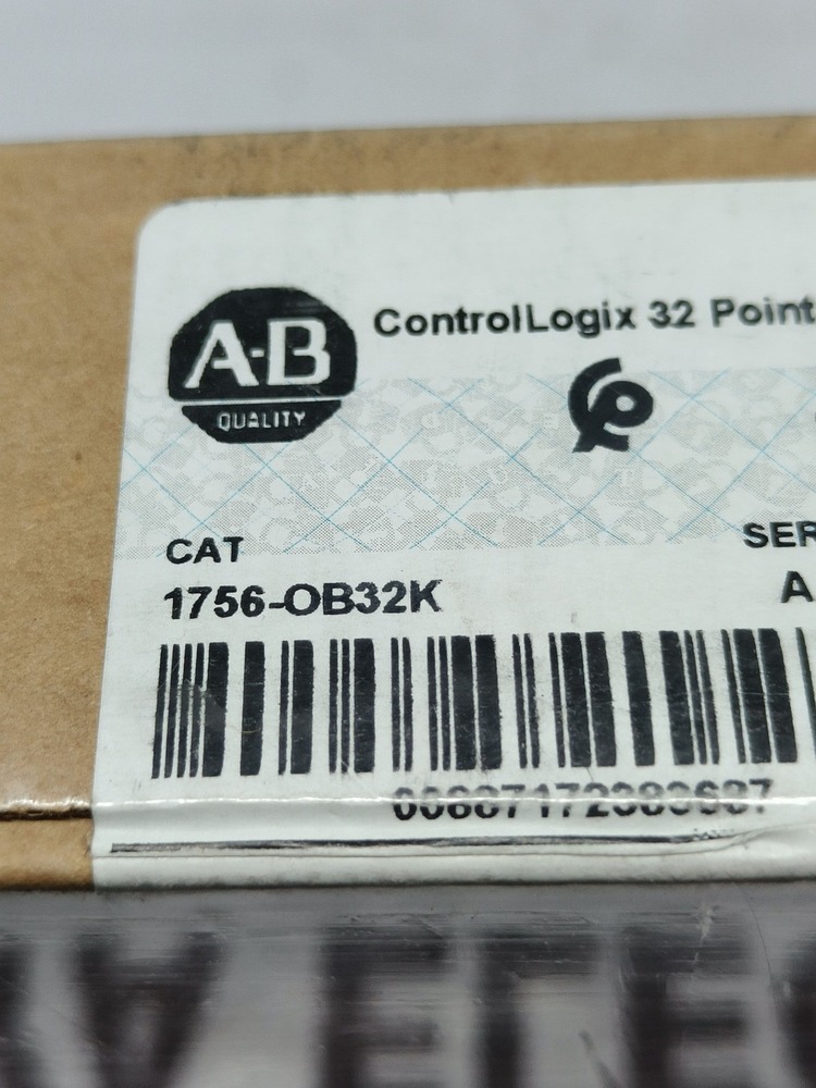 ALLEN BRADLY 1756-OB32K I/O MODULE