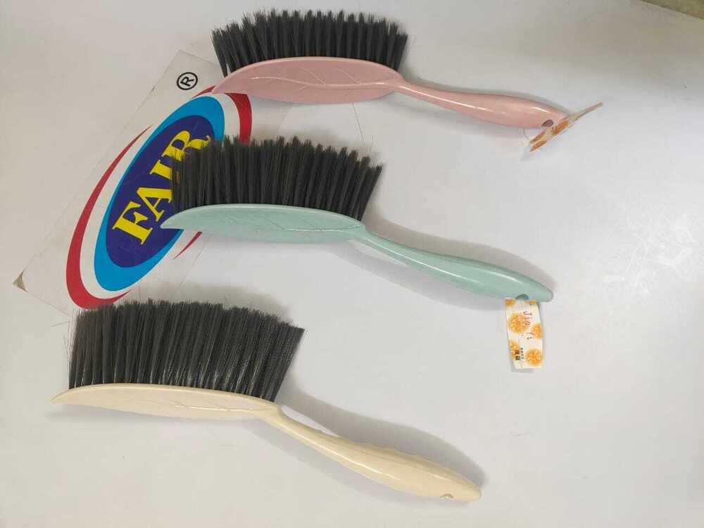 Leaf Carpet Brush - Color: Assorted