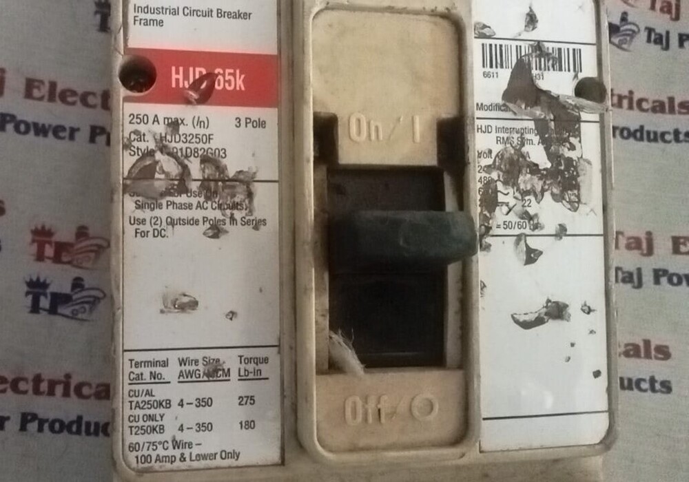 CUTLER HAMMER HJD 65K HJD3250F 250A 3POLE CIRCUIT BREAKER