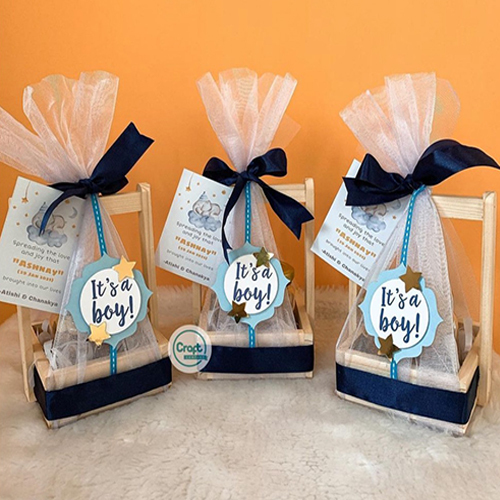 Naming Hampers - Customizable Gift Hamper , Various Sizes and Colors for Every Occasion
