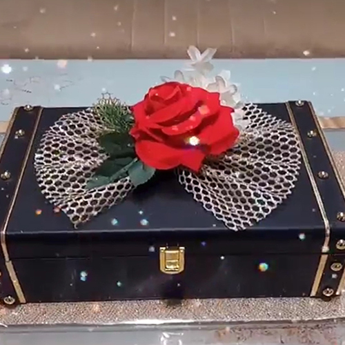 Trunk Gift Hamper - Color: Different Available