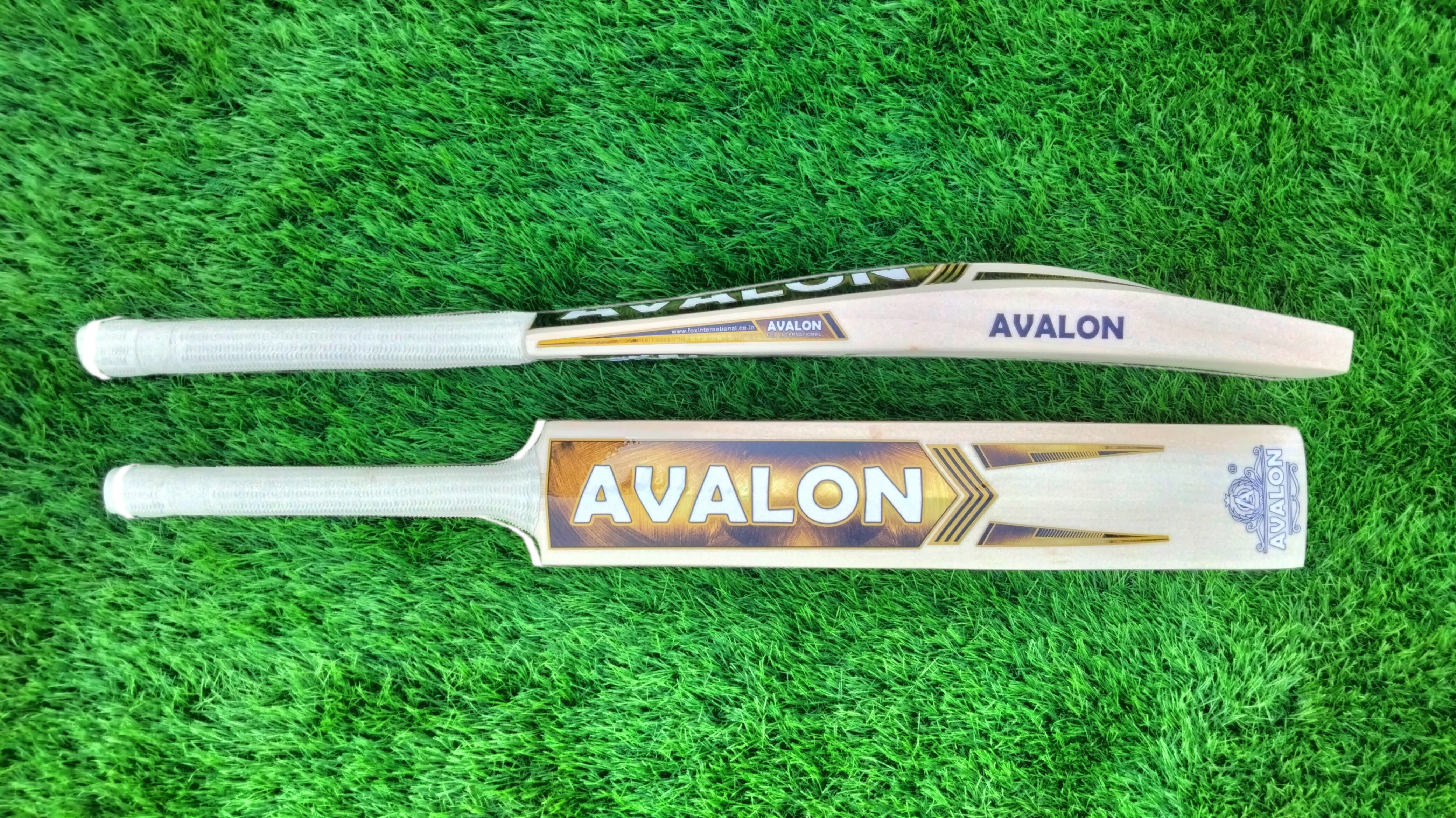 English Willow Cricket Bat LION HEART  GOLD