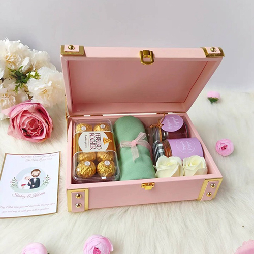 Trunk Gift Hamper - Color: Different Available