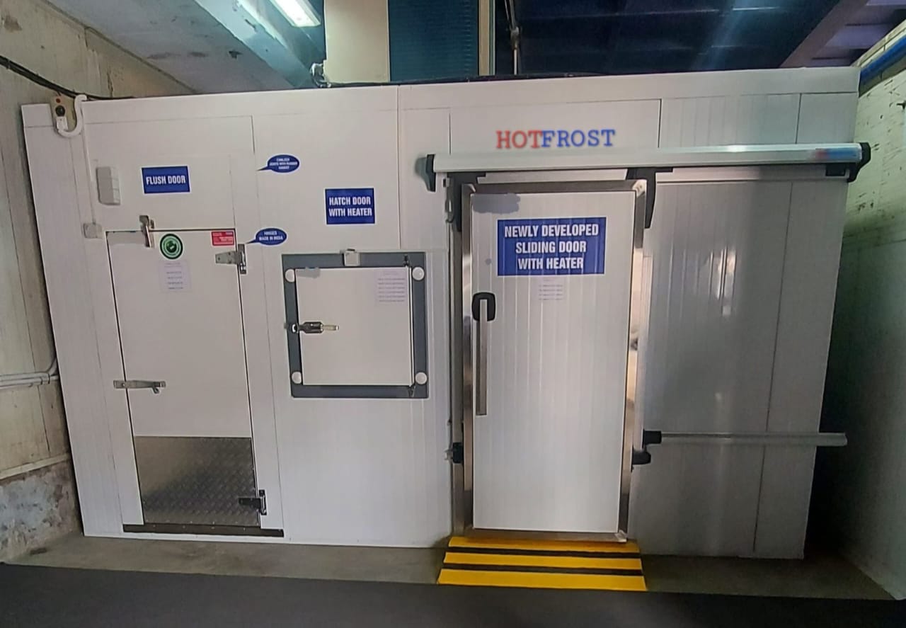 Cold Storage/ Sliding Doors/ Hatch Door/ Auto Closed Swing Door - Capacity: 3 Ton