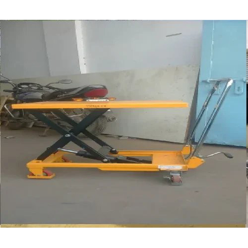 Roller Lifting Table - Attributes: Strong