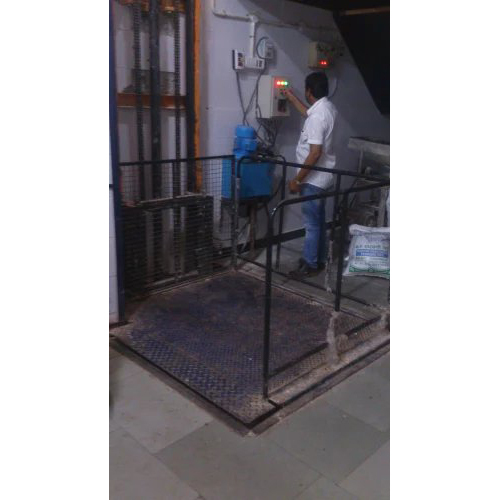 Warehouse Goods Lift