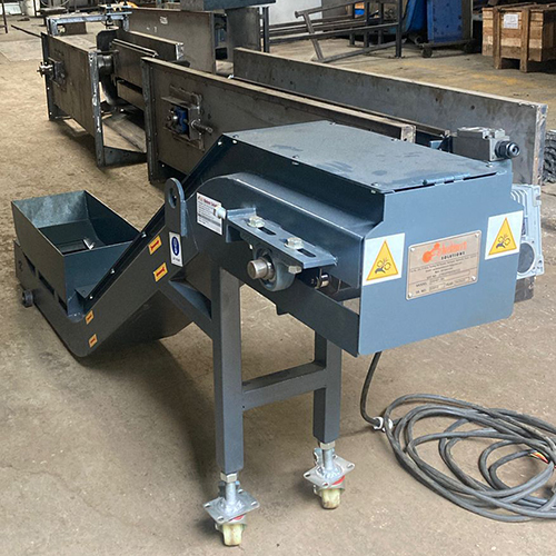 Industrial Hinged Steel Belt Chip Conveyor - Color: Grey