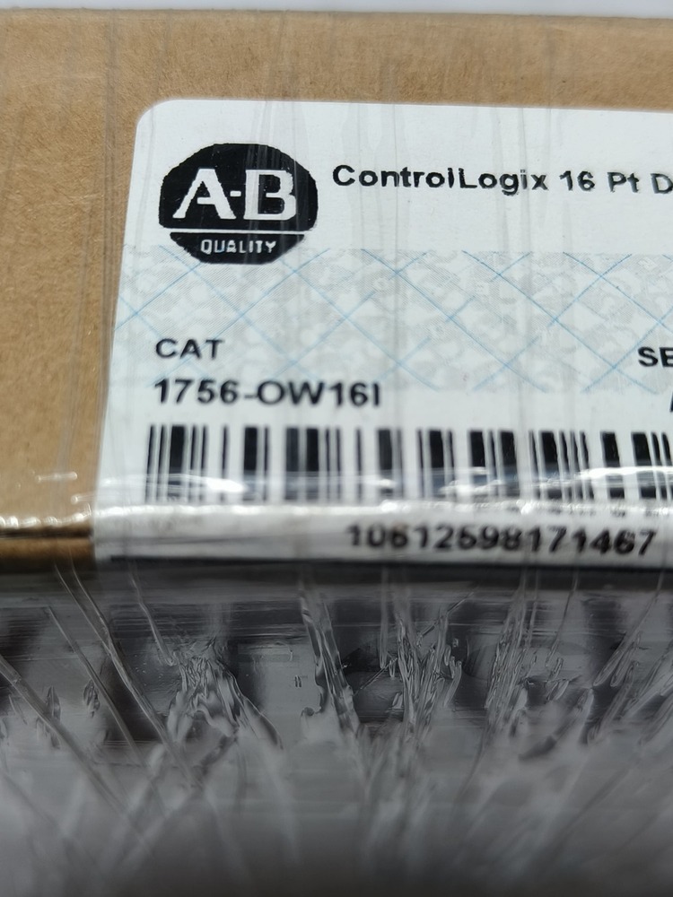 ALLEN BRADLY 1756-OW161 DIGITAL OUTPUT MODULE