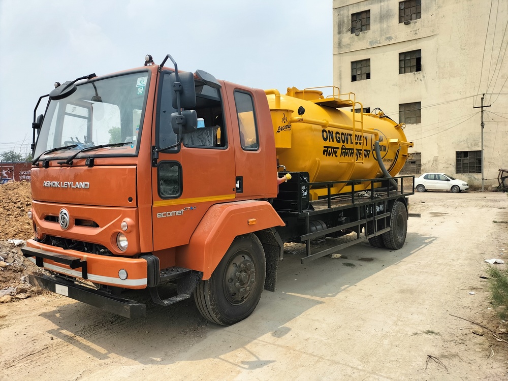 Truck Mounted Sewer Suction Cum Jetting Machine 10000 Liter