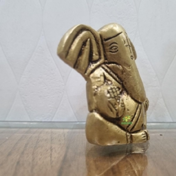 Aakrati  Brass Handcrafted Mini Ganesh Statue for Car Dashboard|God Ganesh Murti |Ganpati Idol ( Yellow)