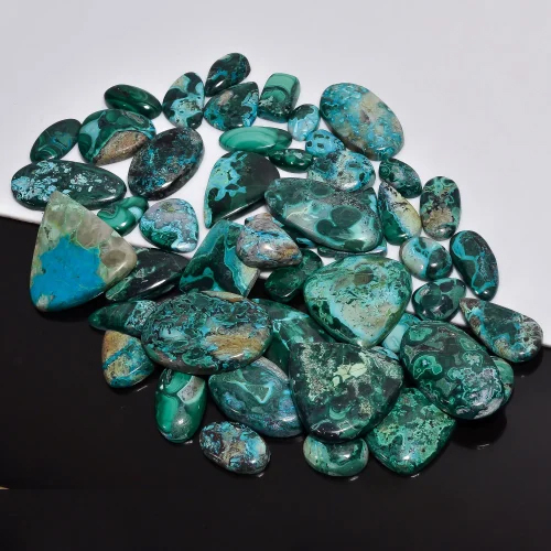 Australian Malachite Gemstone - Hardness: Rigid