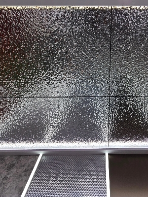 SPC/WPC/PVC/बाँस चारकोल सजावटी पैनल दीवार, छत, फर्नीचर, किताबों की आलमारियों की सजावट के लिए