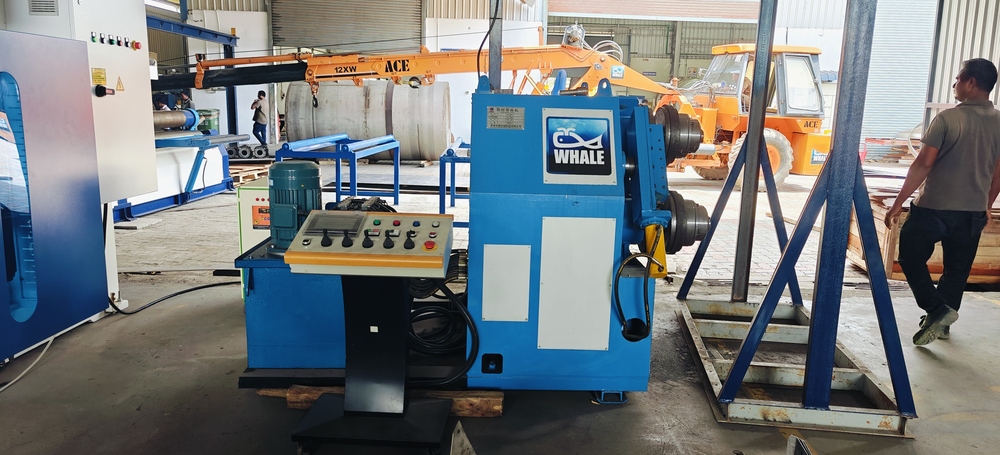 Profile Rolling Machine - 3300x1500x2700 Mm, Blue | Semi-automatic, 7.5 Hp Hydraulic, 1.5 Ton/day Production Capacity, 1-year Warranty, Cnc Technology