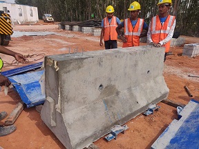 Concrete Crash Barrier Mold or shuttering or form work