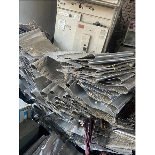 Copper Wire Scrap - 100% Copper Material, Customizable Lengths, Distinct Copper Color, Various Weights Available