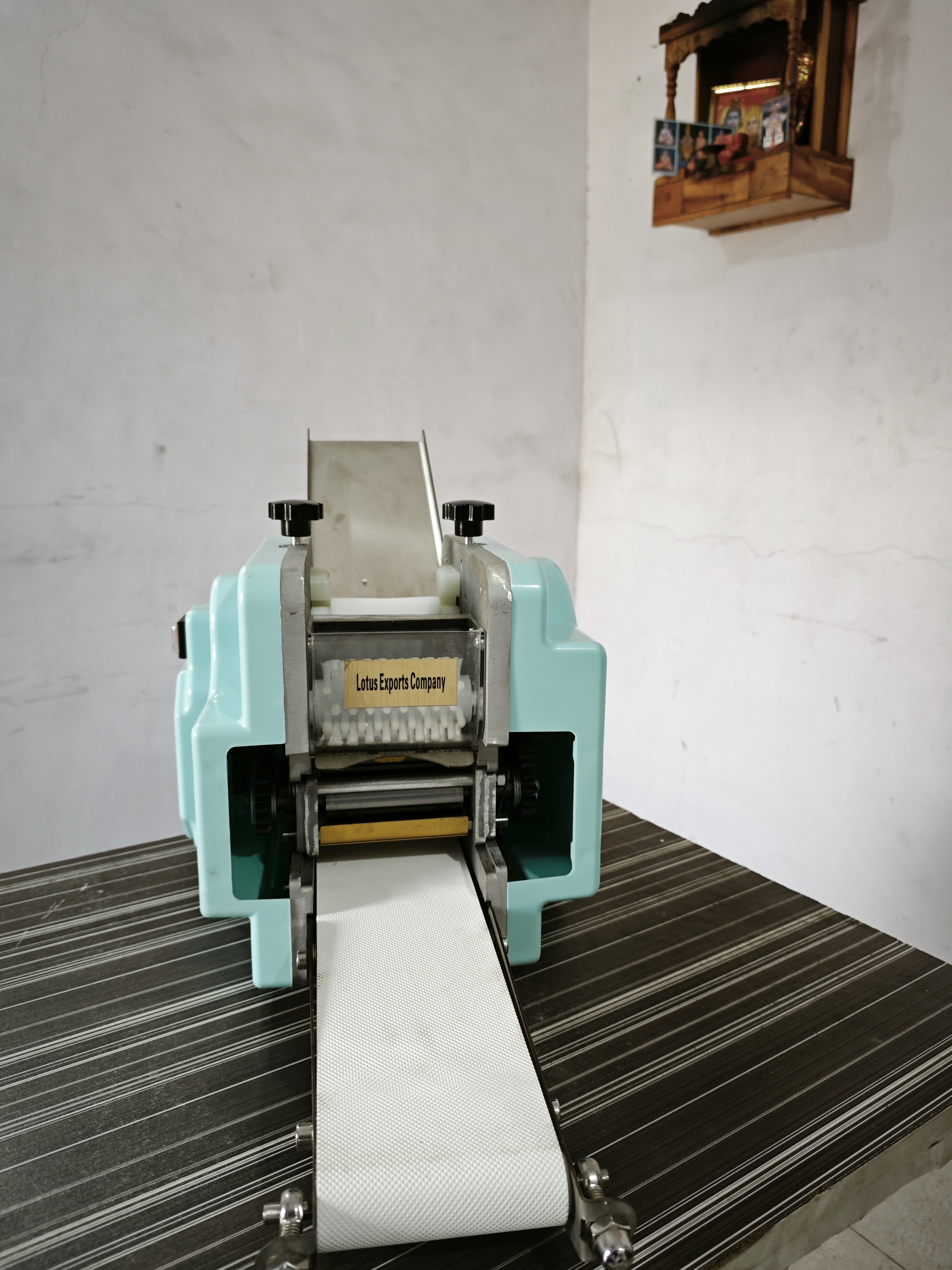 Momo Sheet Maker Machine - Capacity: 40 Pcs/min