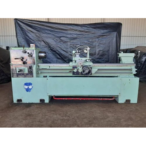 Pinacho Used Lathe Machine - Color: Green