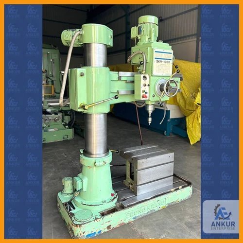 Used Radial Drill With Table Make Seong Kwang Korea 40 Mm - Color: Silver And Green