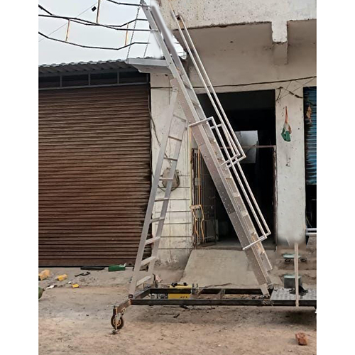 10 Feet Aluminium Self Supporting Extension Ladder