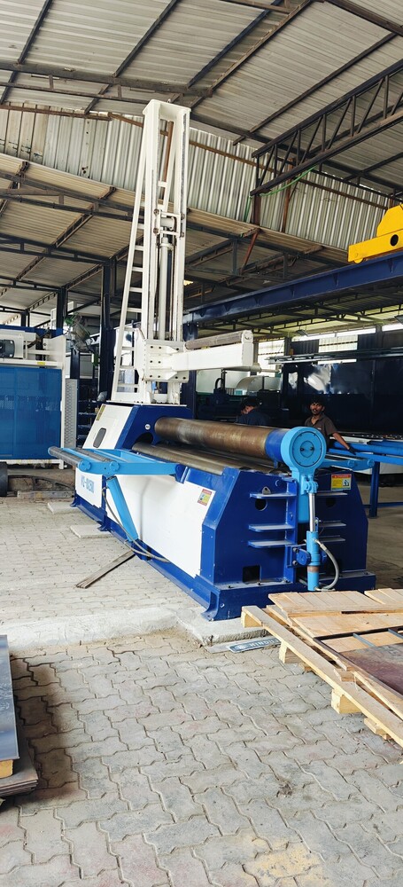 CNC PLATE ROLLING MACHINE - 4 ROLLS