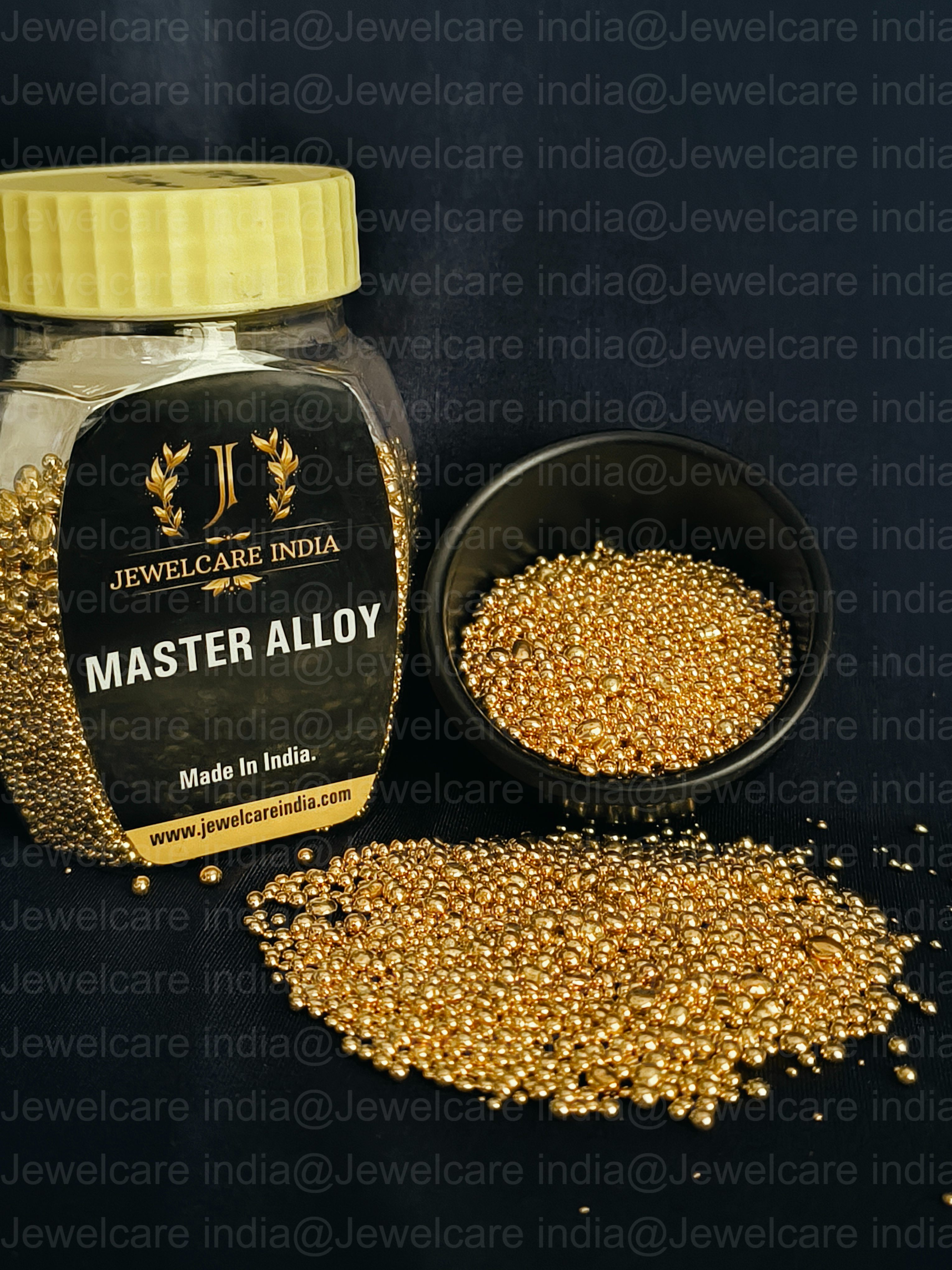 18 Carat Yellow Gold Alloy - Material: Silver