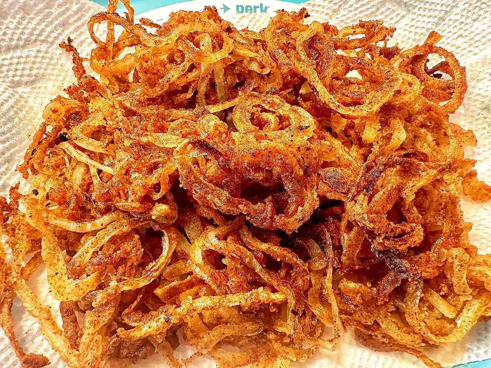 Fried Onion - High-quality Sliced And Crispy Textured , Versatile Savory Topping For Burgers, Salads, Soups And More