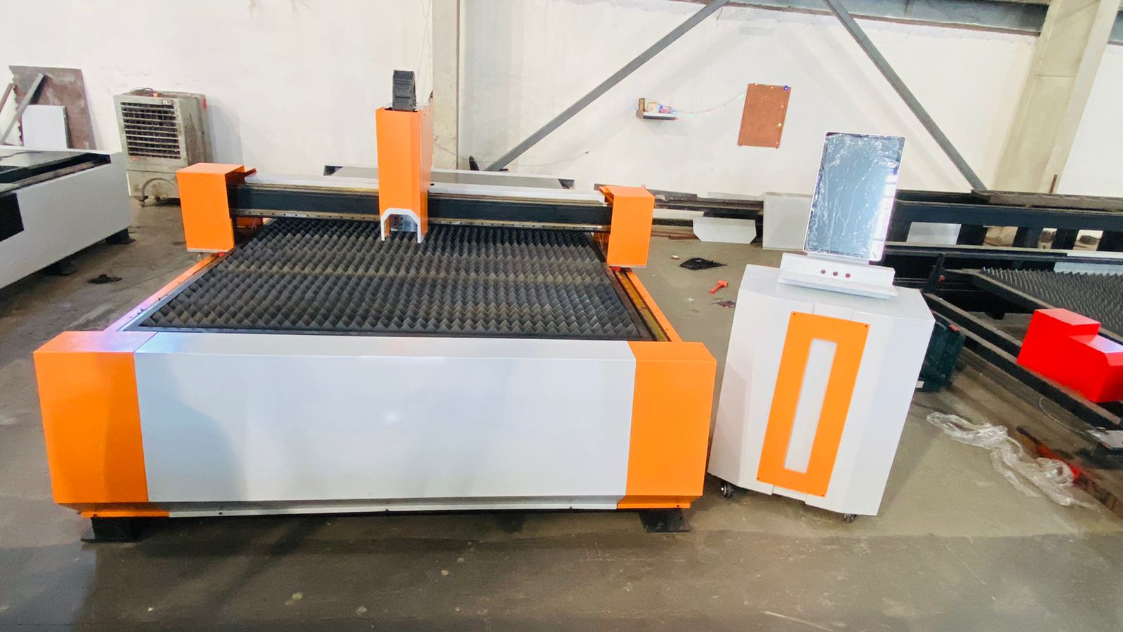 Cnc FIBER लेजर काटने की मशीन