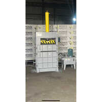 30 Ton Vertical Baler Machine - Color: Grey And Yellow
