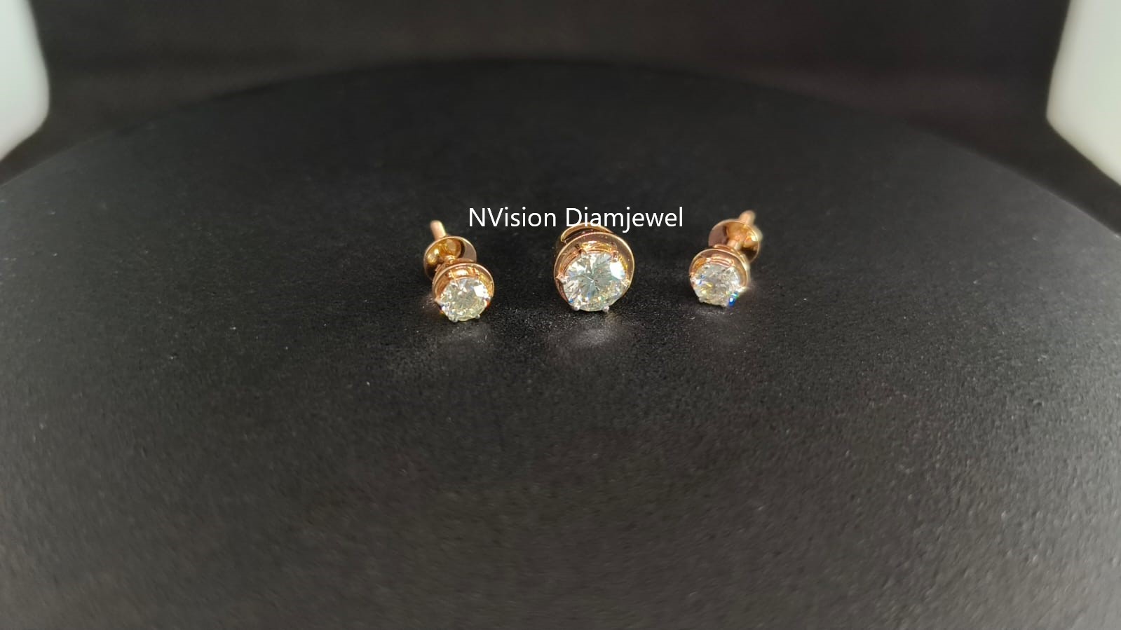 Natural Diamond Dream Solitaire Pendant Set