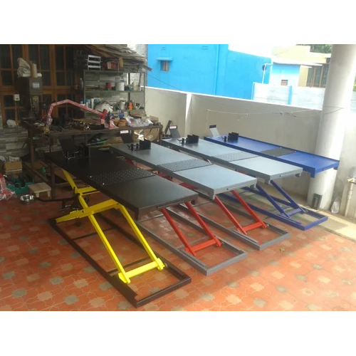 Two Wheeler Hydraulic Lift