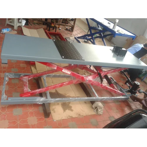 Two Wheeler Service Hydraulic Table