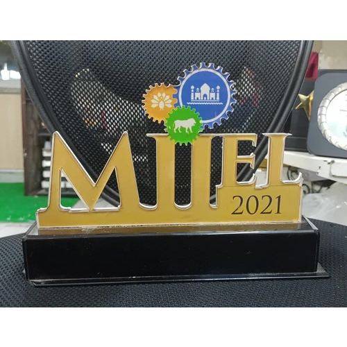 Rectangular Customised Acrylic Trophies - Size: 10-15 Inch