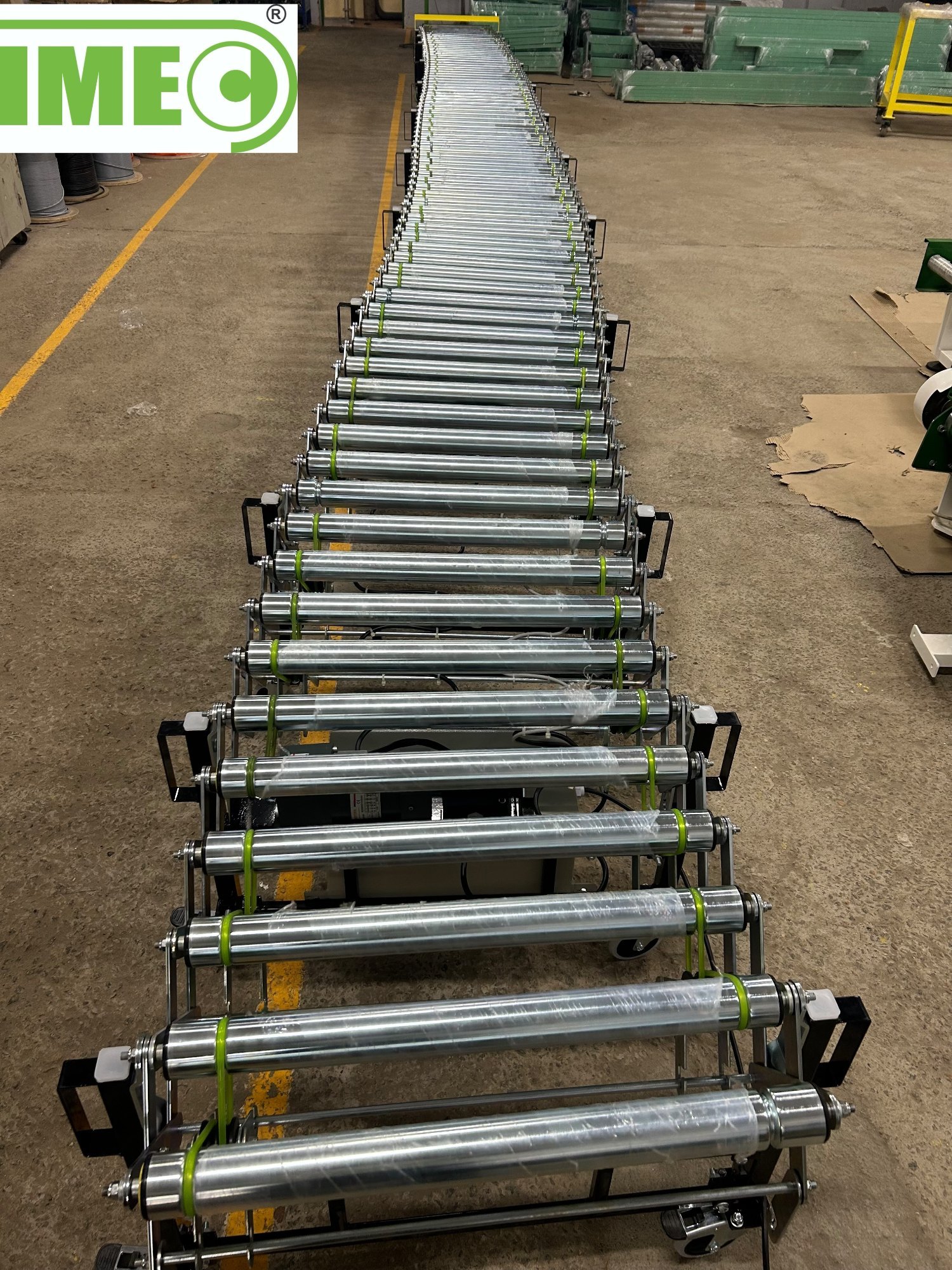 Flexible Expandable Powered Roller Conveyor - Material: Steel