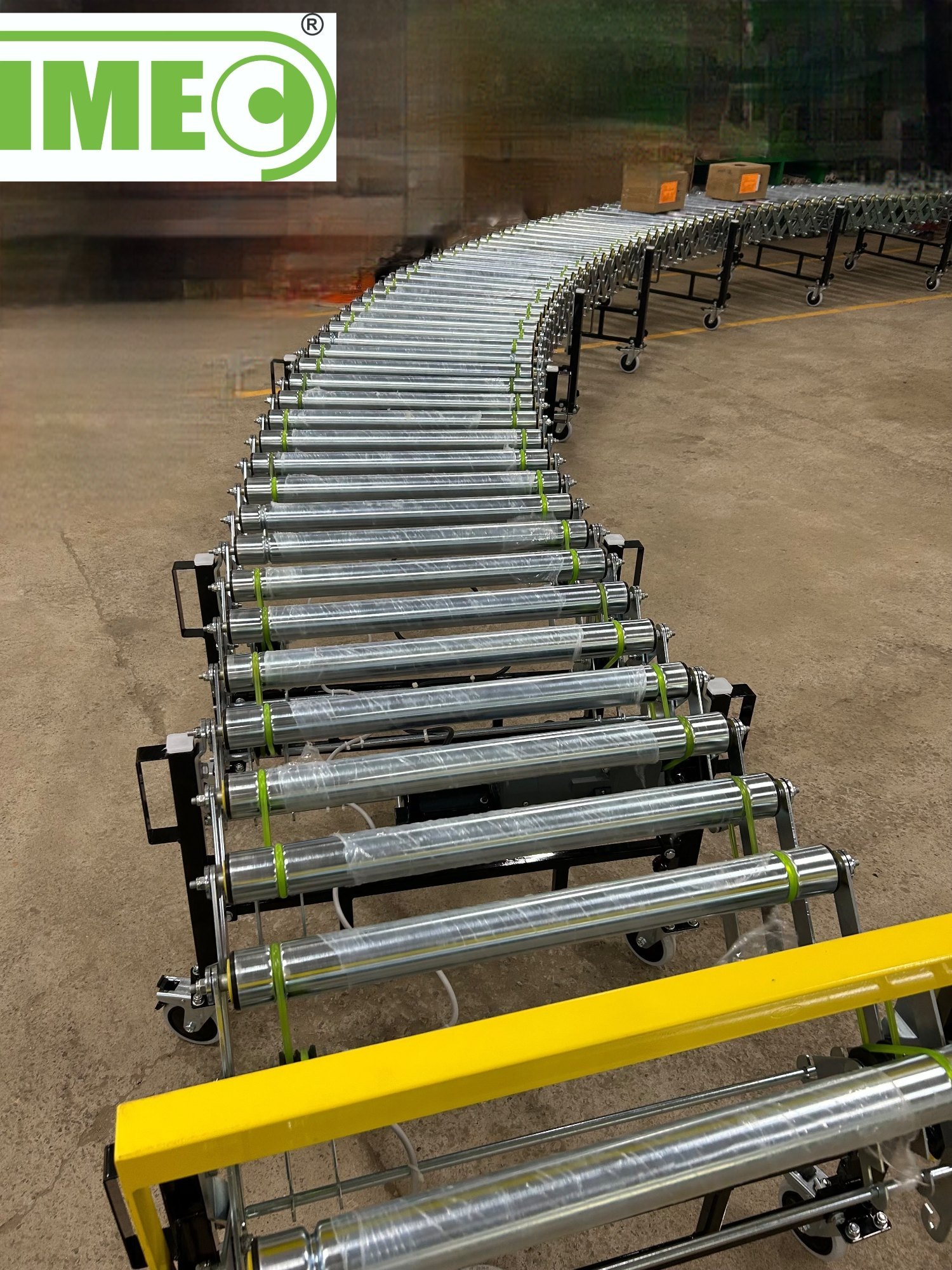 Flexible Expandable Powered Roller Conveyor - Material: Steel