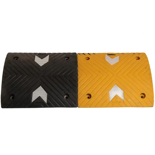 Reflective Rubber Speed Bump - Color: Black And Yellow