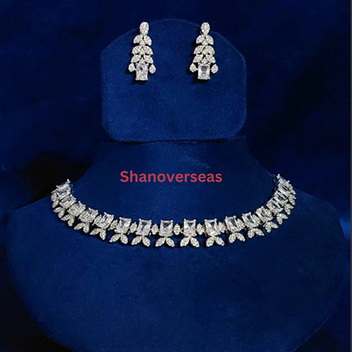 Necklace Set - Color: Silver