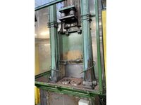 Varinelli Bv 16 X 1600 Vertical Broaching Machine - Color: Green