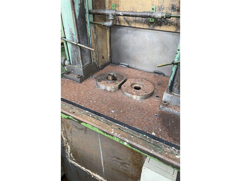 Varinelli Bv 16 X 1600 Vertical Broaching Machine - Color: Green